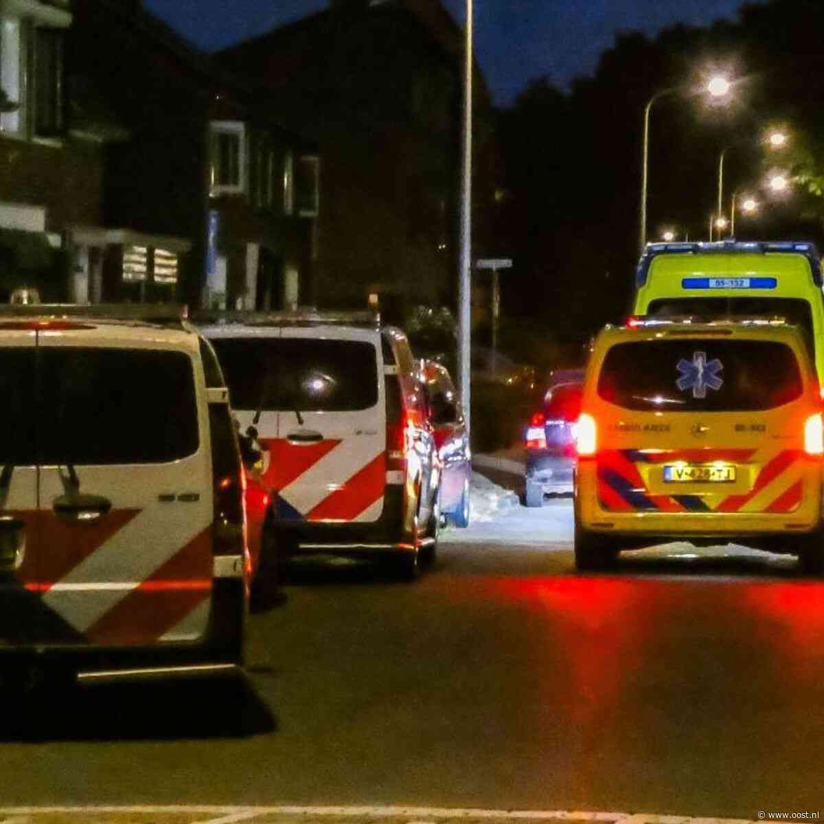Gewonde naar ziekenhuis na steekincident in Almelo