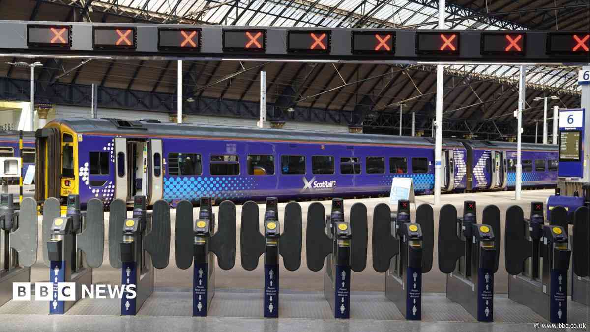 Taller ticket barriers to tackle fare dodgers
