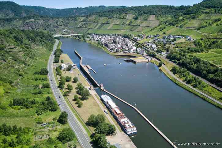 Ölteppich auf Mosel – 124 Schiffspassagiere sitzen fest