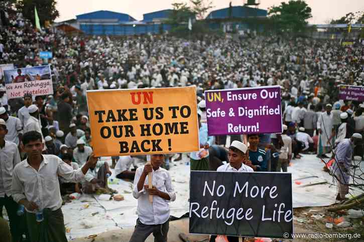Bootunfälle mit über 500 Flüchtlingen vor Myanmar befürchtet