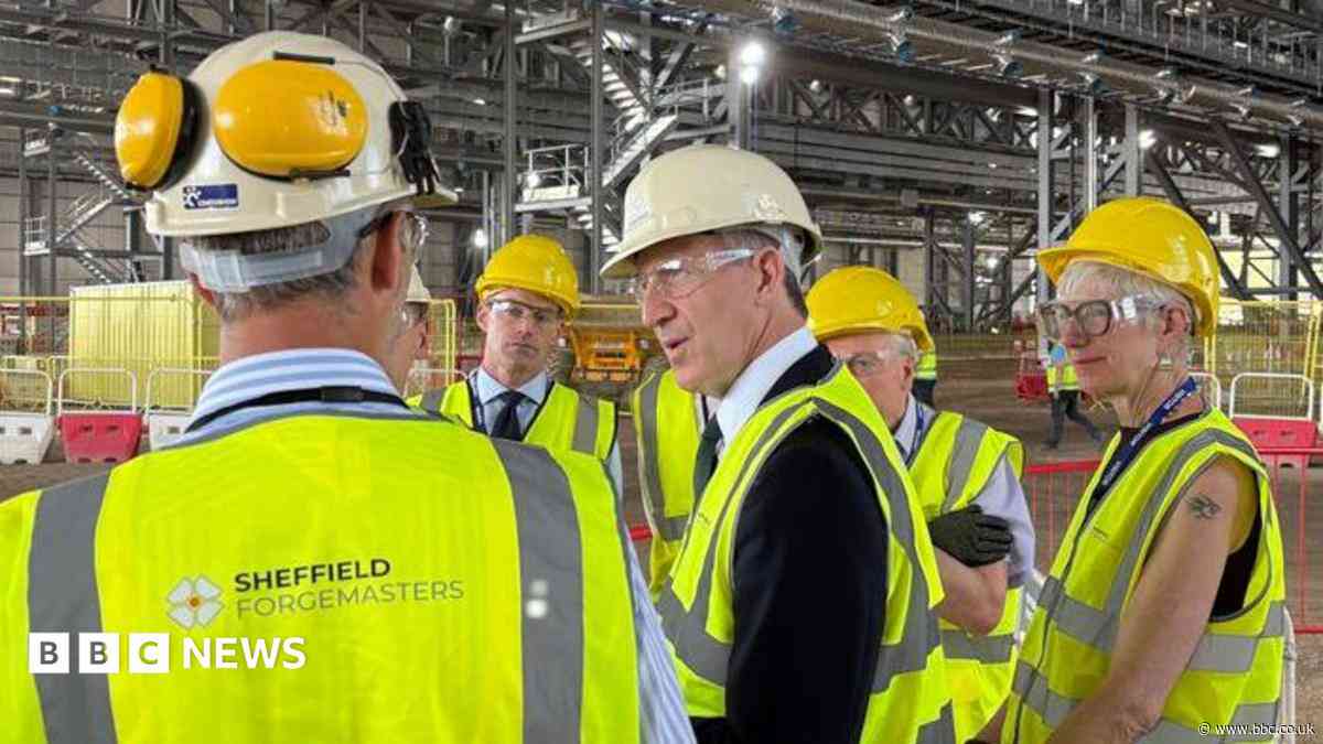 Sheffield-made artillery barrels sent to Ukraine