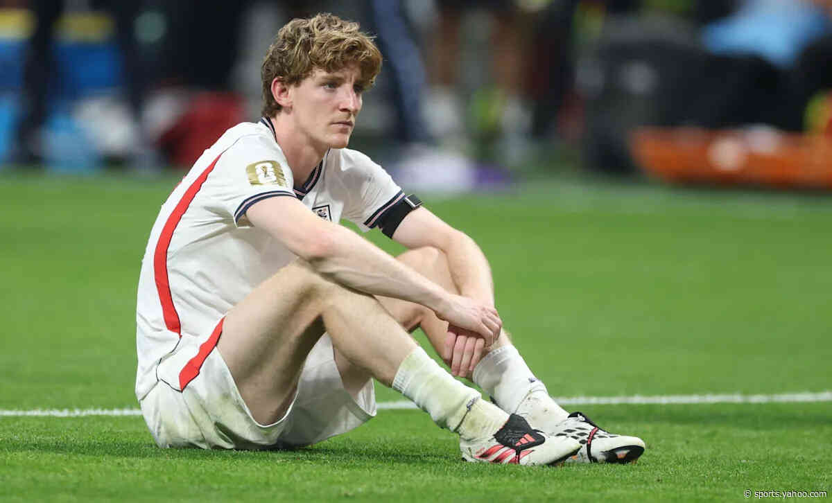 Barca World Cup Spotlight: Anthony Gordon scores consolation goal as England bow out