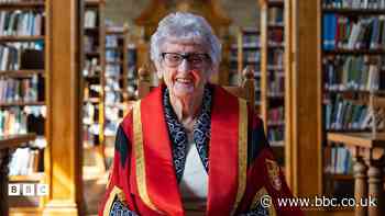 Mair Wynn Hughes: Dathlu cyfraniad oes i lenyddiaeth Gymraeg