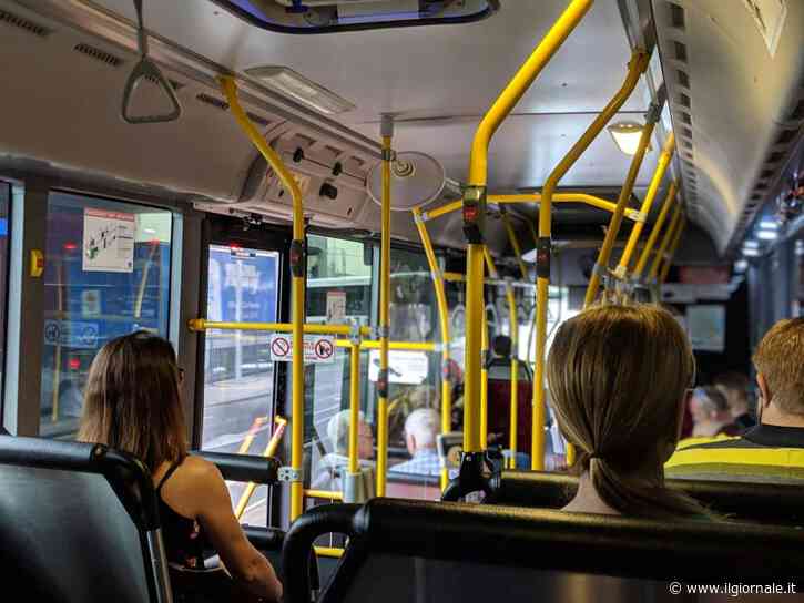 "Fatti i c…. tuoi, facciamo quello che vogliamo", giovane autista del bus presa di mira da cinque maranza stranieri
