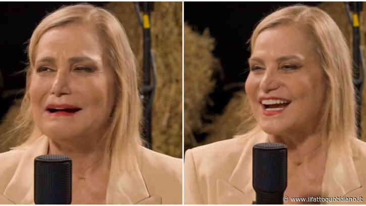 “Quando al mio ex agente Lele Mora ho detto che ero incinta è scoppiato a piangere. Ero la sua gallina dalle uova d’oro”: lo rivela Simona Ventura