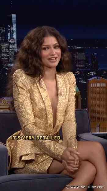 #Zendaya used a cardboard box to explain #Interstellar to #HunterSchafer 🤣 #FallonTonight #Euphoria
