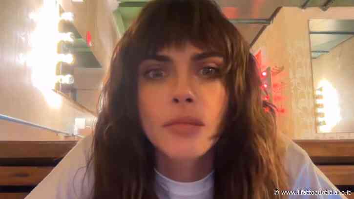 “Prima davo molto più valore al sesso. Pensavo ‘sono una pervertita’ ma credo solo che stessi cercando amore e approvazione. Da quando sono sobria è cambiato tutto”: parla Cara Delevigne
