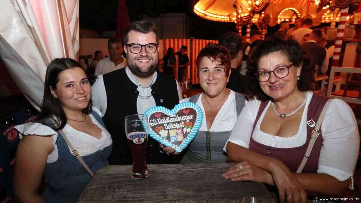 Fröhlicher Tag der Nachbarschaft auf dem Waldkraiburger Volksfest