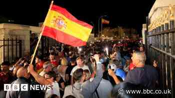 Celebrations as Gibraltar-Spain border fence removed