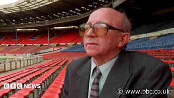 Headers caused Nobby Stiles' brain disease, coroner finds