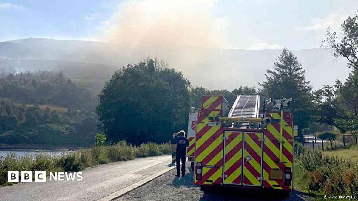 Firefighters could be at moorland blaze for 'days'