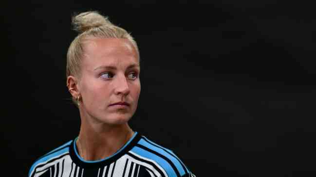 Newcastle sign Scotland defender McLauchlan