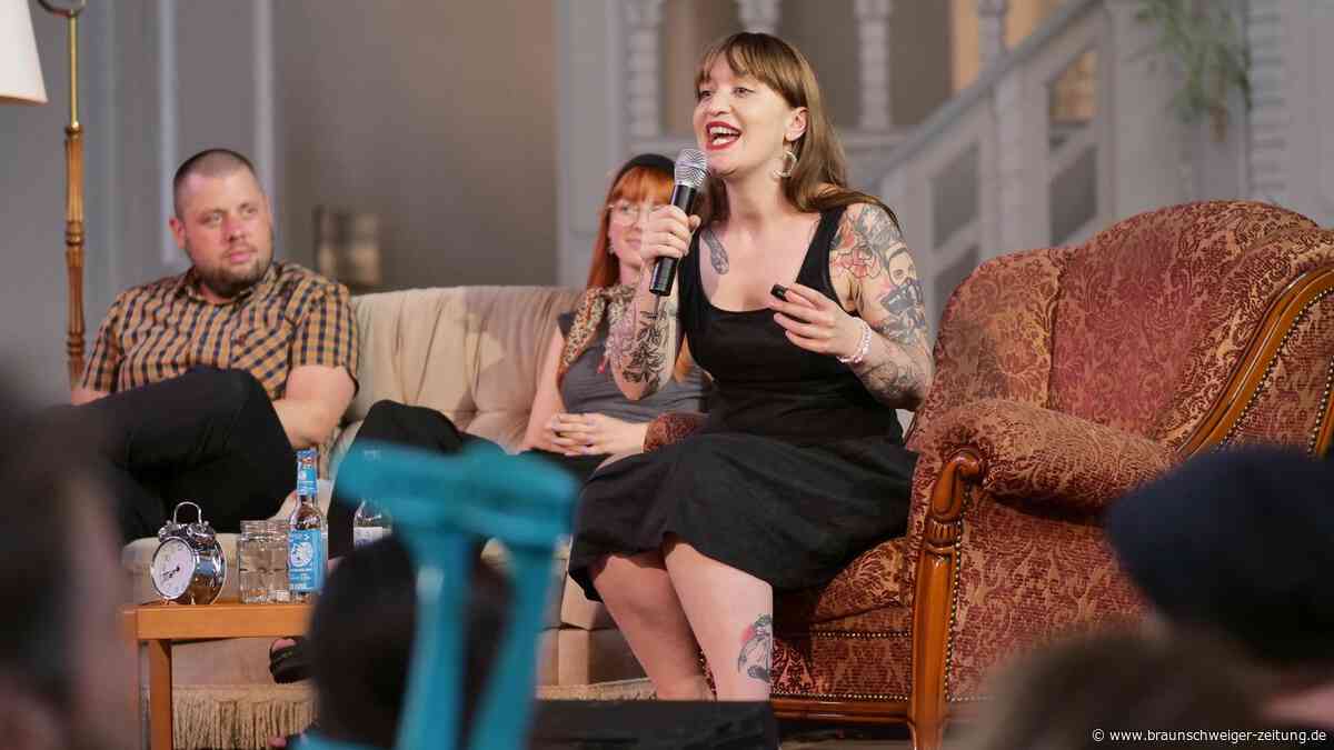 Wie ein Rockstar gefeiert: Heidi Reichinnek zieht 1000 Menschen in Braunschweig an