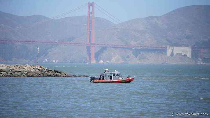 San Francisco Bay search suspended for 3 missing boaters after vessel capsizes amid 5-foot swells