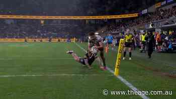 Karapani dives over corner for equalising try