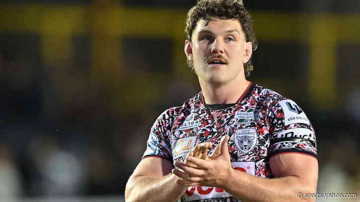 Castleford sign Leigh prop Mulhern