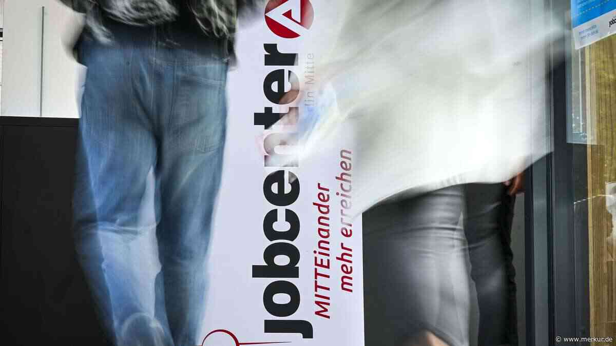54.000 Euro auf TikTok verdient und trotzdem Bürgergeld bekommen – Influencer-Paar fliegt auf