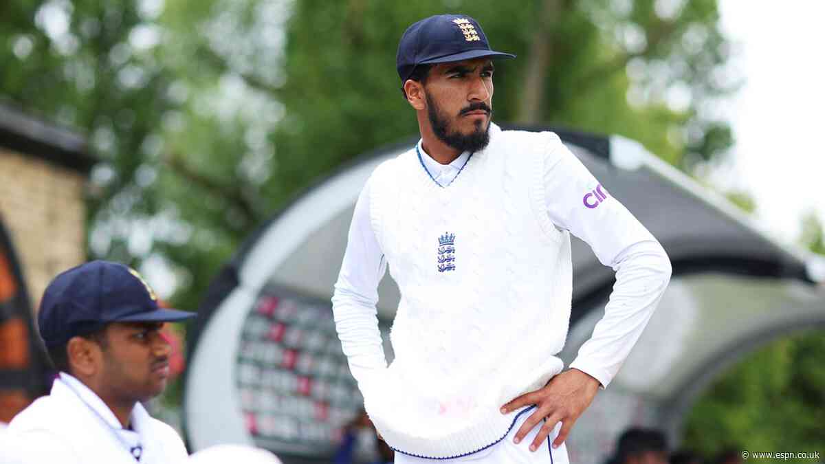 Hamza Shaikh rejects Warwickshire contract to join Leicestershire