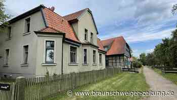 In idyllischer Lage: Wolfsburger Fachwerkhäuser und „Villa“ stehen zum Verkauf