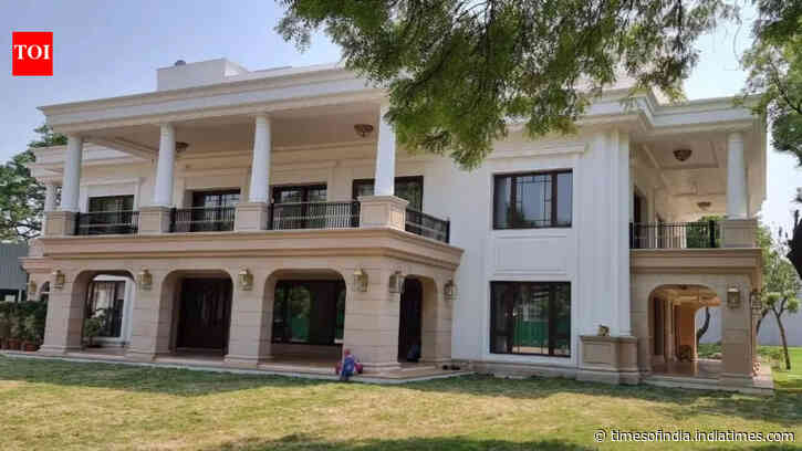 Kejriwal's 'Sheesh Mahal' to guest house: Delhi govt may rope in private firm to run bungalow