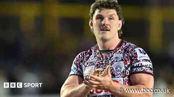 Castleford sign Leigh prop Mulhern