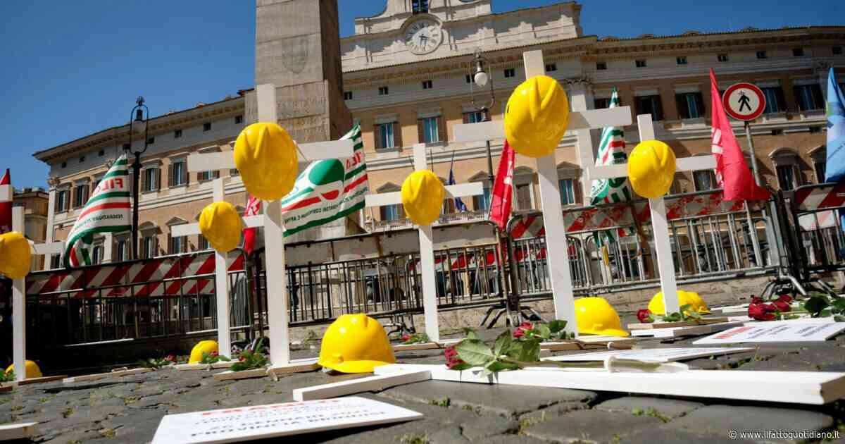 Operaio muore schiacciato da un rullo nel Trevigiano, stava soccorrendo un collega. Nel Leccese un lavoratore folgorato mentre posa la fibra