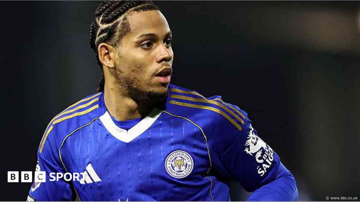 Barnsley sign Leicester forward Richards