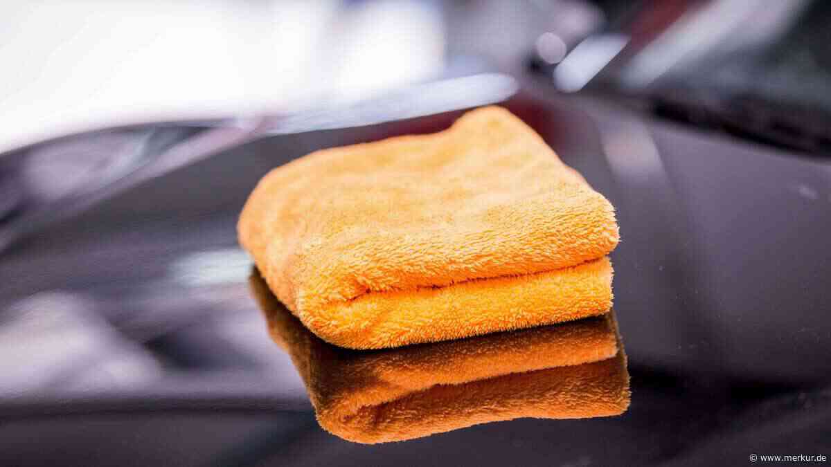 Mikrofasertücher richtig waschen: Diese Fehler ruinieren Ihre Putztücher schleichend