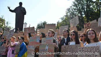 Führungswechsel in Kiew: Proteste überschatten Wahl der neuen ukrainischen Regierung