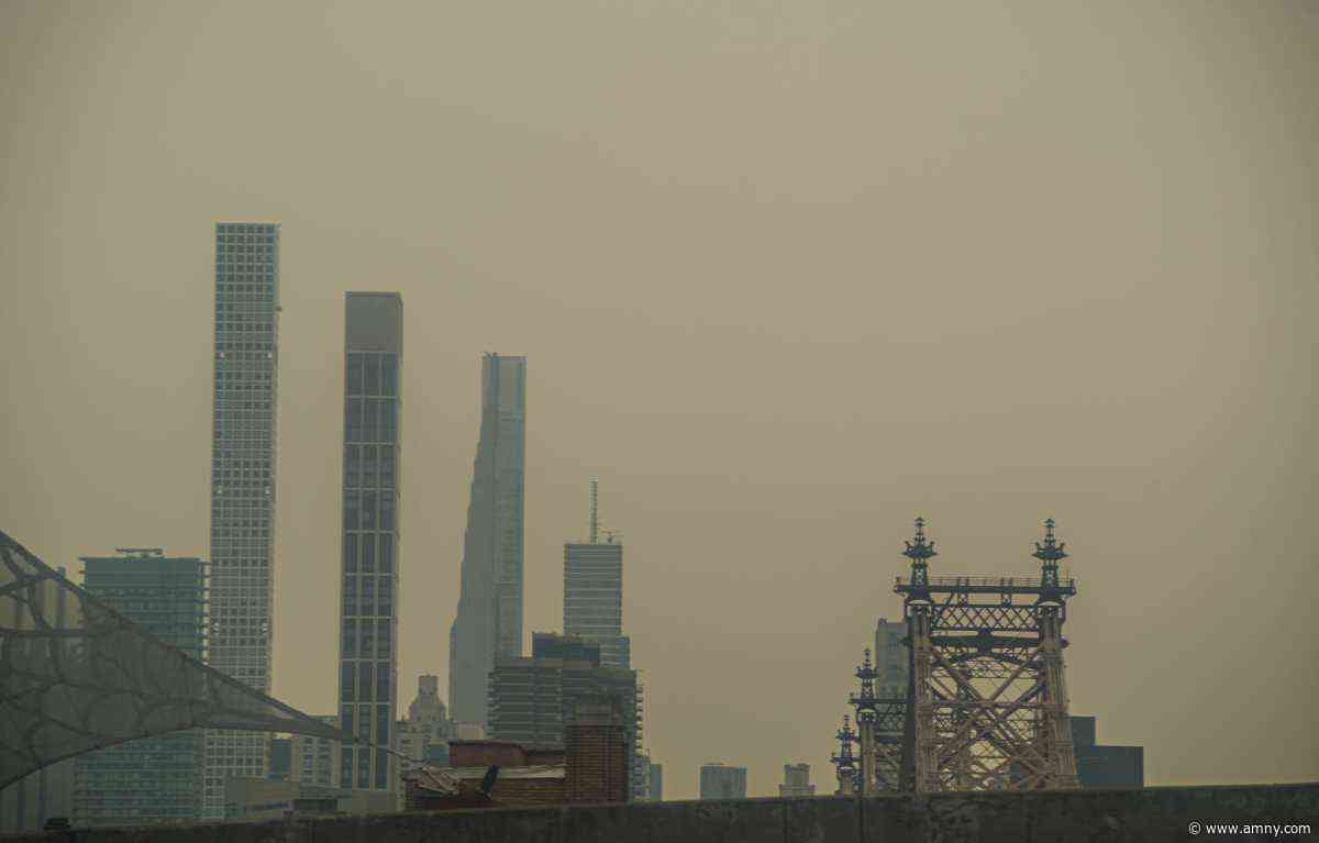 Air quality alert: NYC handing out free KN95 masks as smoke from Canadian wildfires reaches unhealthy levels