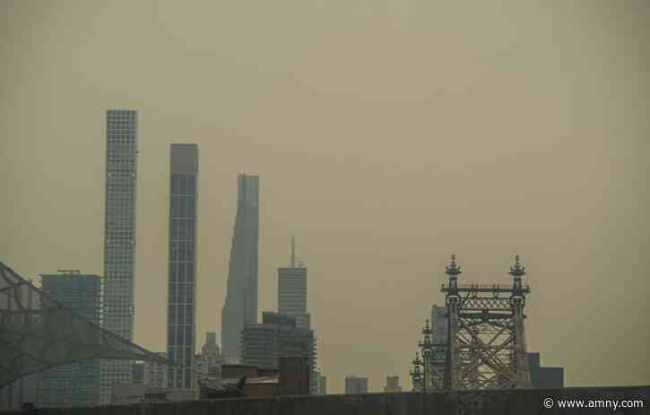 Air quality alert: NYC handing out free KN95 masks as smoke from Canadian wildfires reaches unhealthy levels