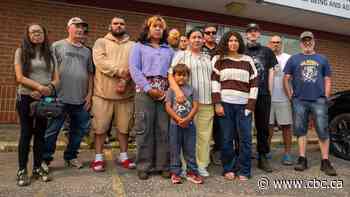Members of First Nation destroyed by northwestern Ontario wildfire helped each other escape by boat