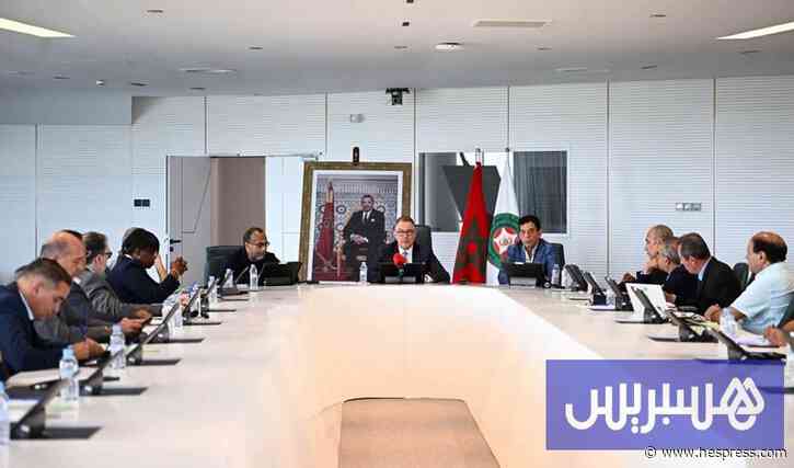 جامعة الكرة تجدد الثقة في محمد وهبي