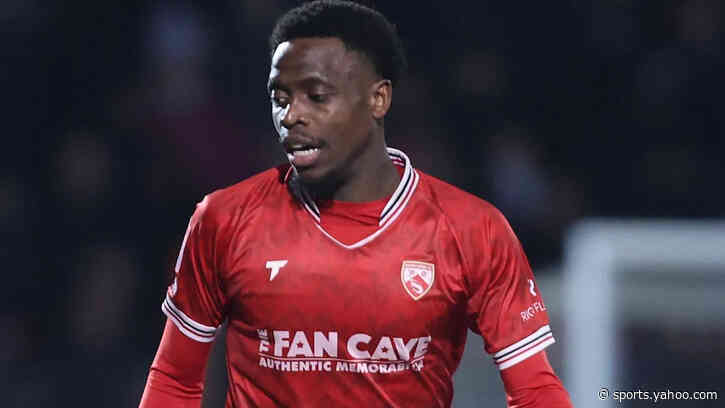 Tutonda signs for Accrington from Rochdale