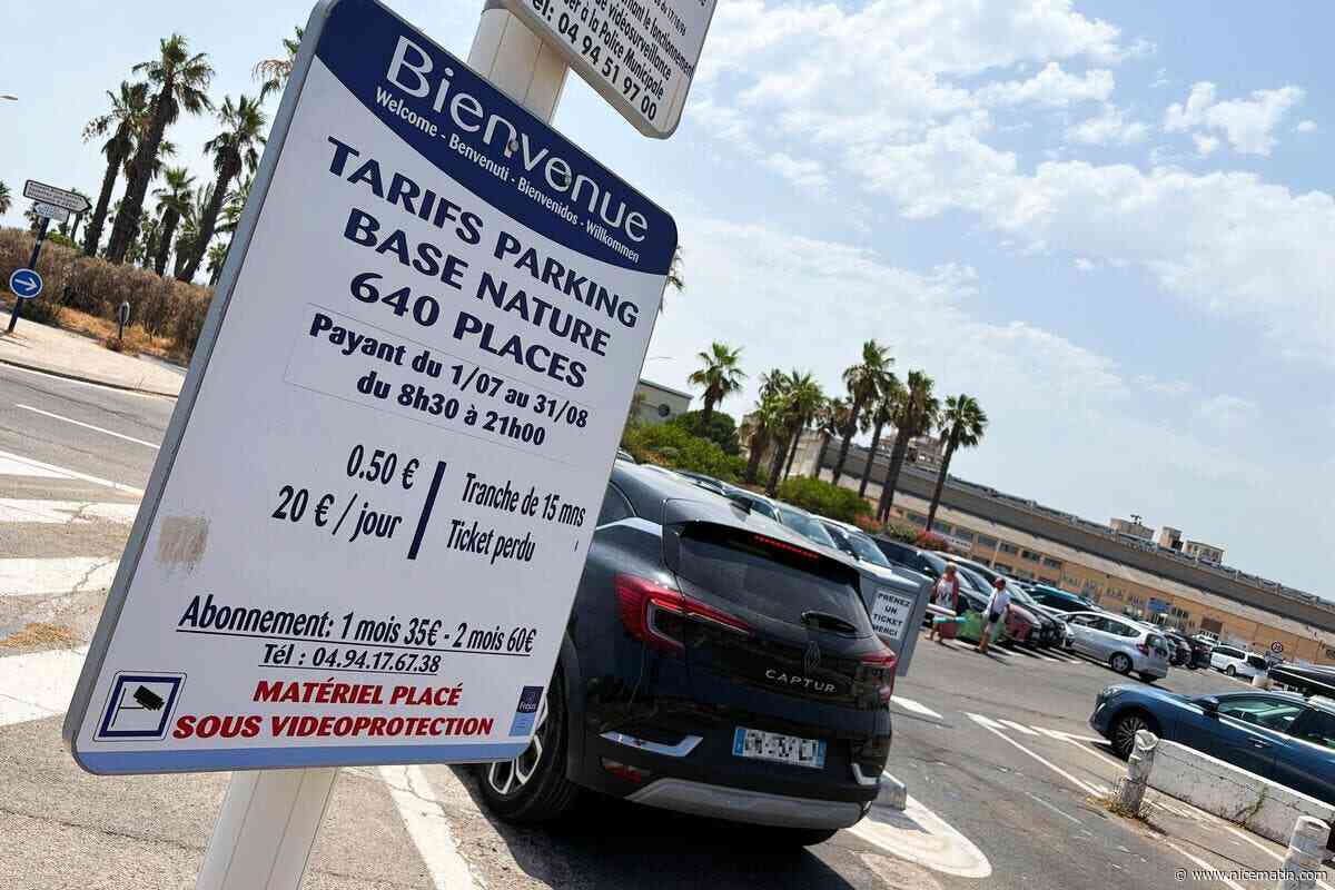À Fréjus, 2h30 ont discrètement été rajoutées aux horaires payants de ces deux parkings prisés du bord de mer
