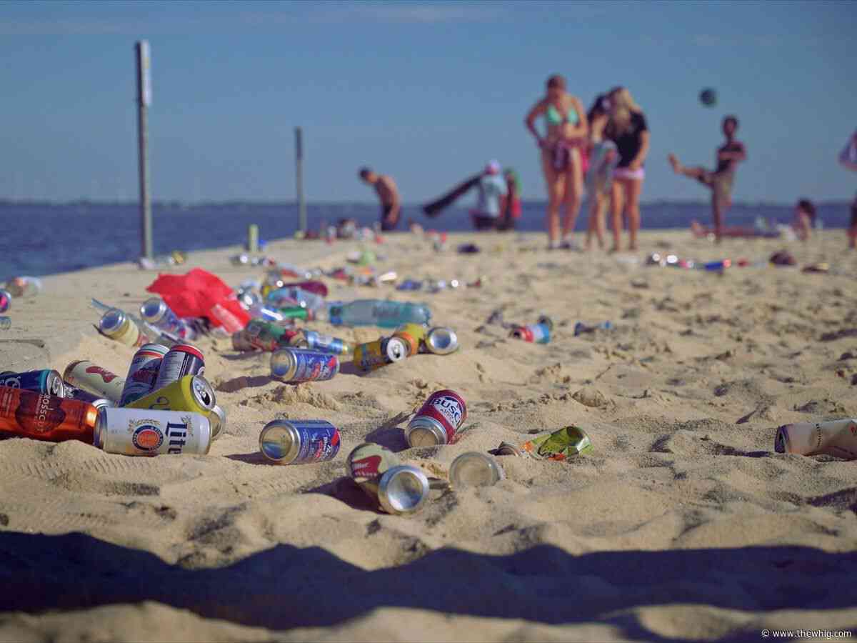 Canada Day crowds leave Kingston pier a mess, opinions divided on waste management