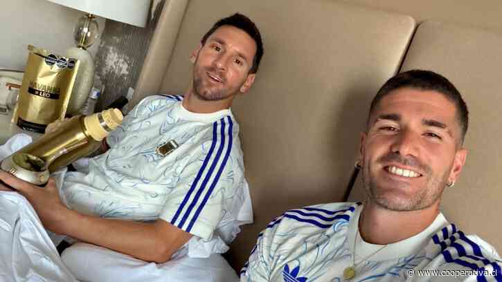 Con alfajores "x Leo": El feliz despertar de Messi y De Paul tras la semifinal