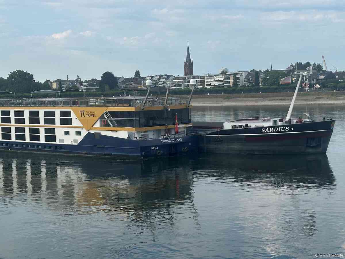 Festgefahrenes Hotelschiff in Bonn ist freigeschleppt