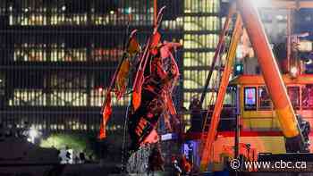 Bird strike caused deadly 2025 helicopter crash in New York City, U.S. officials say