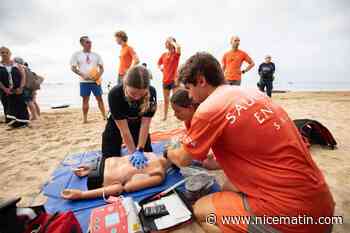 Arrêt cardiaque, réanimation, évacuation : les sauveteurs de cette plage du Var formés au risque de noyade