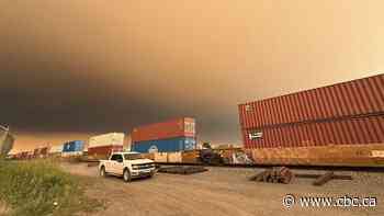 Ontario asks for federal help as northern communities prepare for possible wildfire evacuations