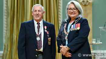 2-time world curling champ, longtime CBC broadcaster Don Duguid dead at 90
