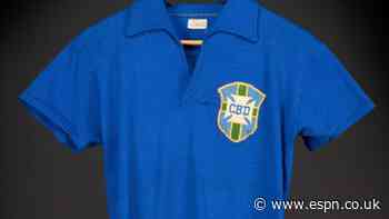 Pelé's 1958 World Cup final jersey sells for $4.9M...