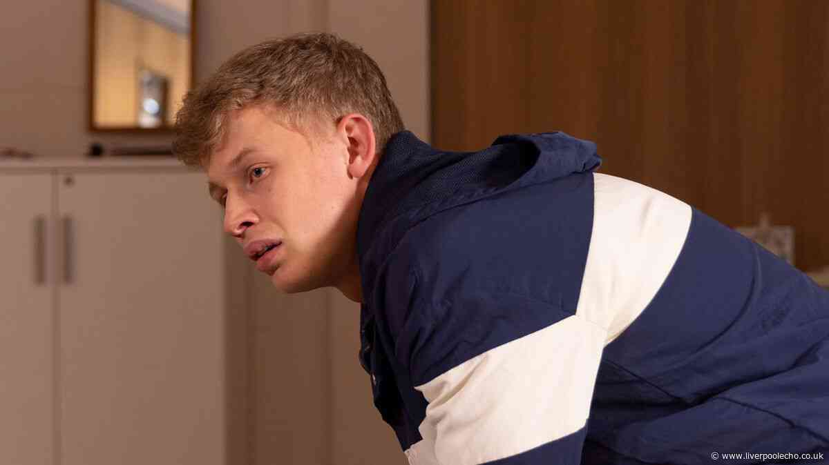 Coronation Street Dylan's cobbles future 'unveiled' after Lisa reports him to police
