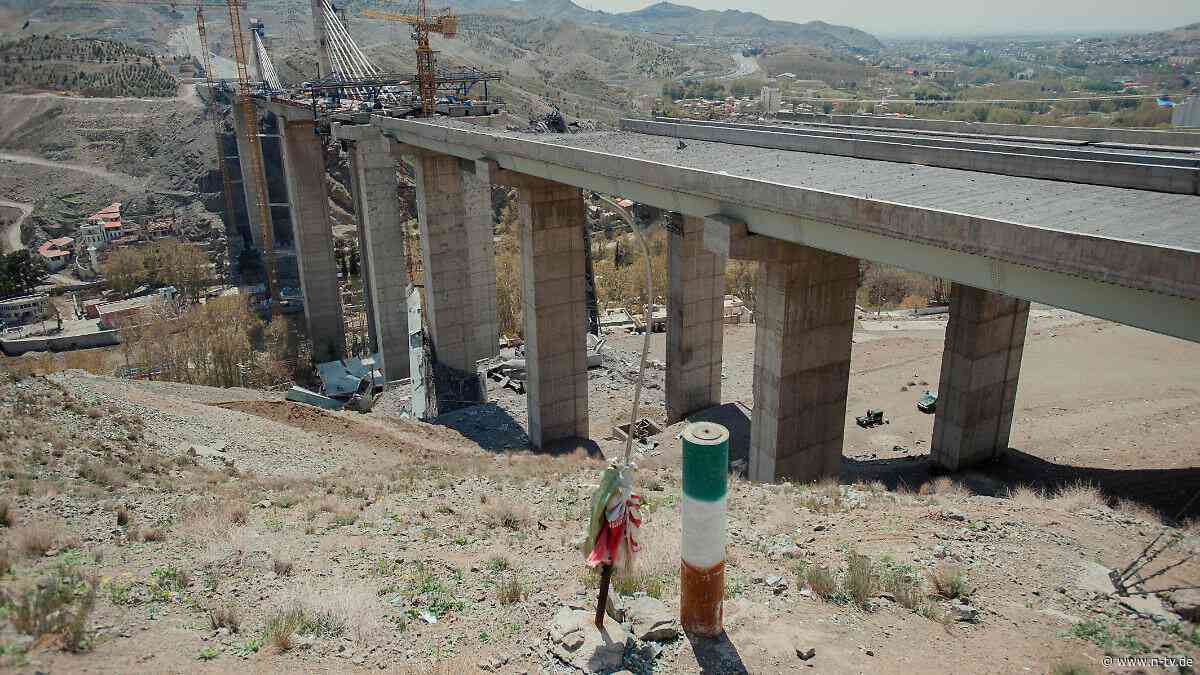 Explosion nahe Straße von Hormus: Iranische Medien melden US-Angriffe auf Brücken