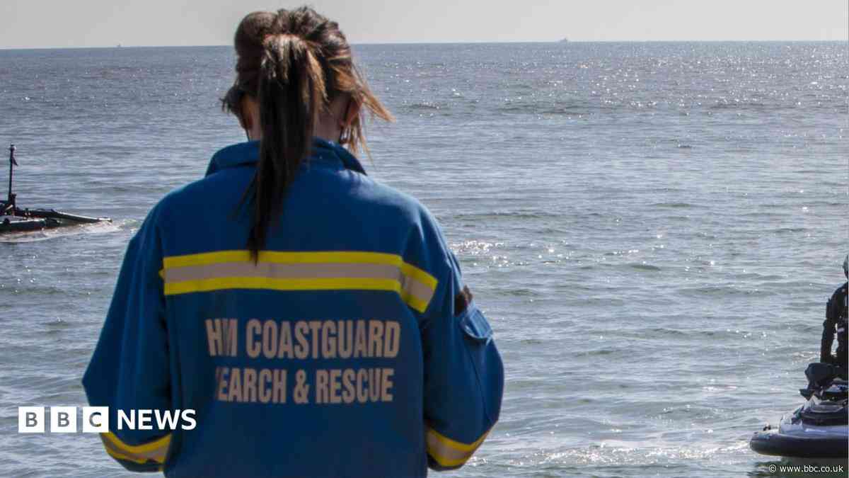 Government drops plans to stop paying Coastguard volunteers