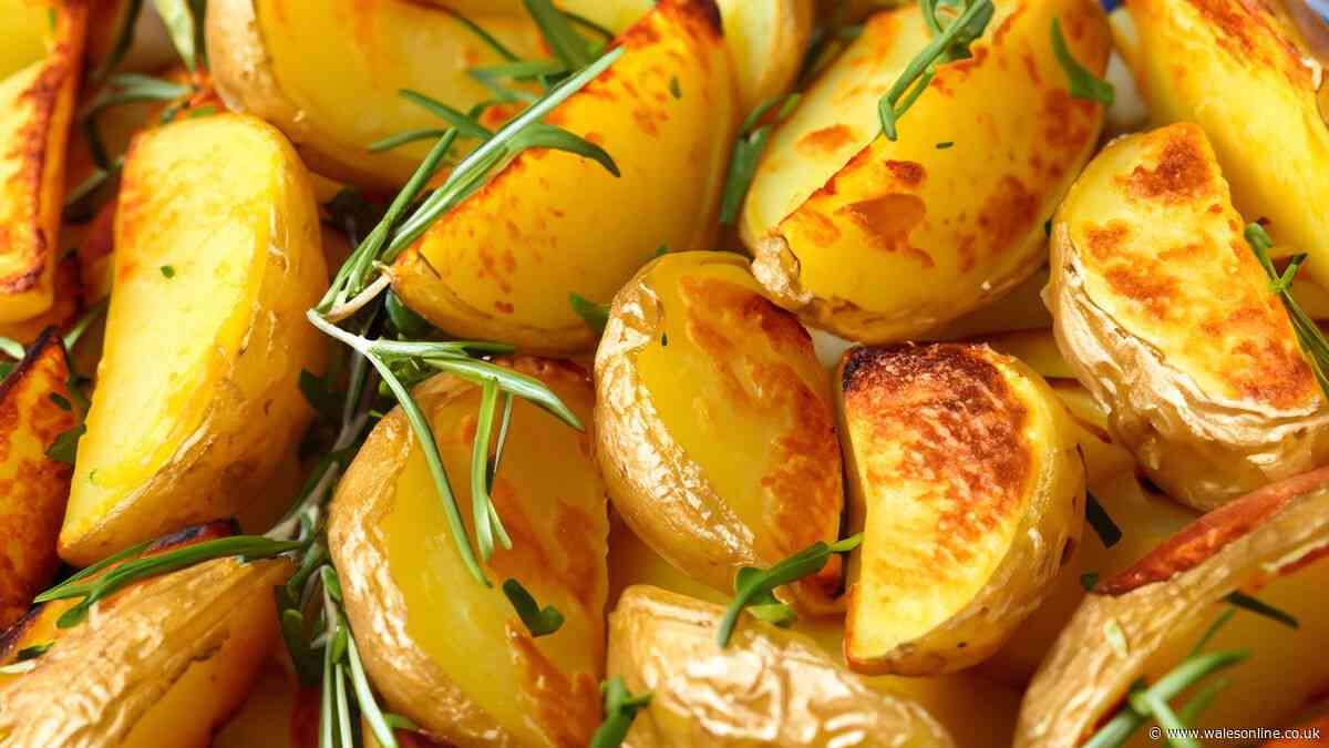 Best roast potato recipe uses 1 ingredient to make them extra 'crispy'