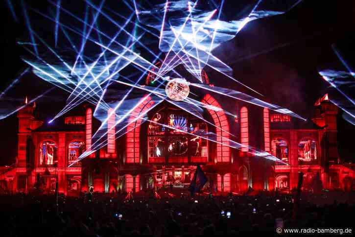Elektro, Schlager und 360-Grad-Bühne: Parookaville startet