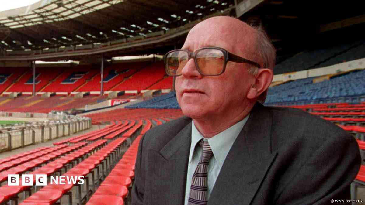 Headers caused Nobby Stiles' brain disease, coroner finds