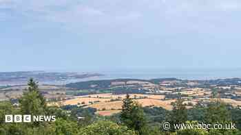 Dry weather 'increasing pressure' on environment